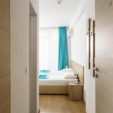 Elitza Готель Китен