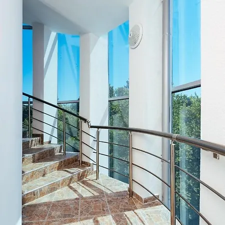 Elitza Готель Китен